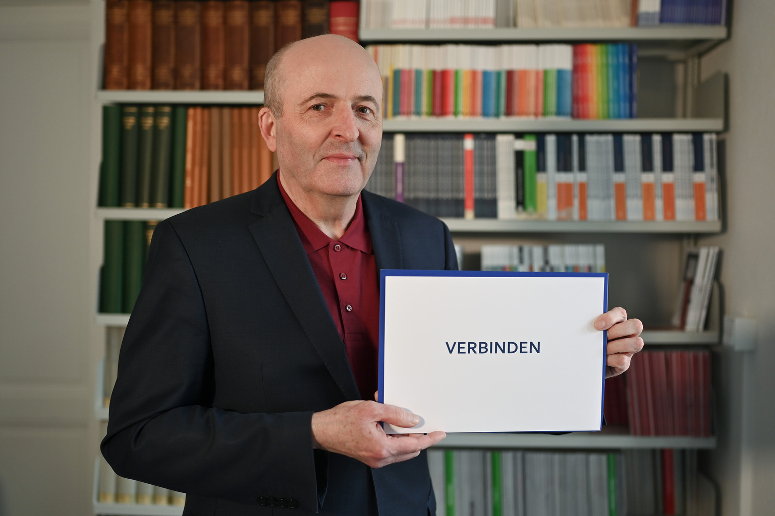 Berthold Vogel Geschäftsführender Direktor am Soziologischen Forschungsinstitut Göttingen (SOFI) an der Georg-August-Universität, mit Schriftzug 'Verbinden'